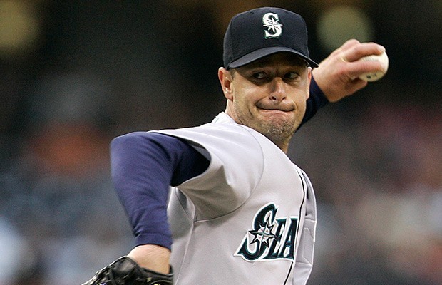 Book Review: “How Jamie Moyer Defied the Radar Gun and Defeated Time”