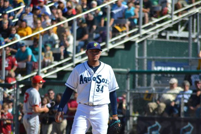 Felix in Everett, Bow down to the King