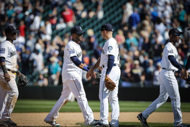 Alonso’s two run shot keeps M”s in Wild Card hunt