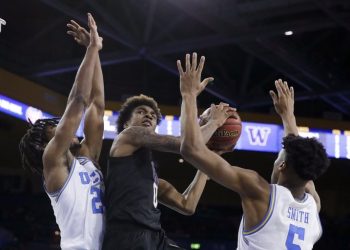 Huskies drop a pair to LA schools