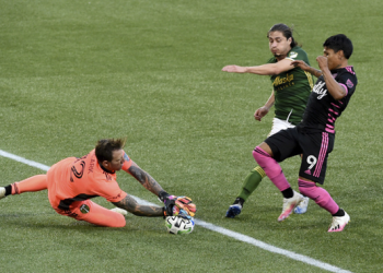 Ruidiaz gets the brace as Sounders annihilate Timbers