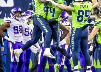 Outplayed Seattle downs Minnesota 27-26 in the last minute