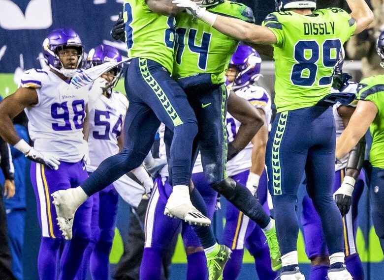 Outplayed Seattle downs Minnesota 27-26 in the last minute